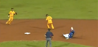  photo manny-ramirez-bad-slide_zps43ff41ce.png