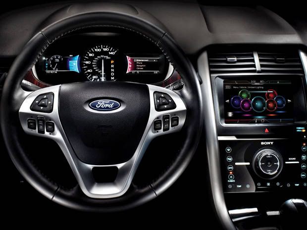 foto interna novo ford edge