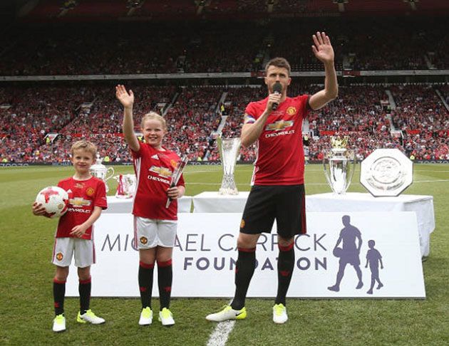Manchester united ManUtd red devils quy do premier league champion fa comUnitednity shield