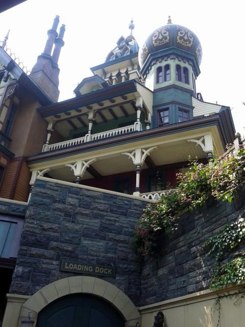 hong kong disneyland mystic manor, Hong Kong Disneyland Mystic Manor and Halloween Mazes