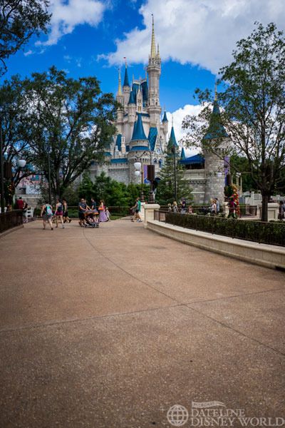magic kingdom, Dateline Disney World &#8211; The Holidays Arrive at the Magic Kingdom