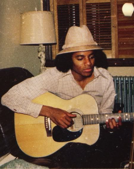 Michael Jackson playing the guitar 1978 during The Wiz filming session