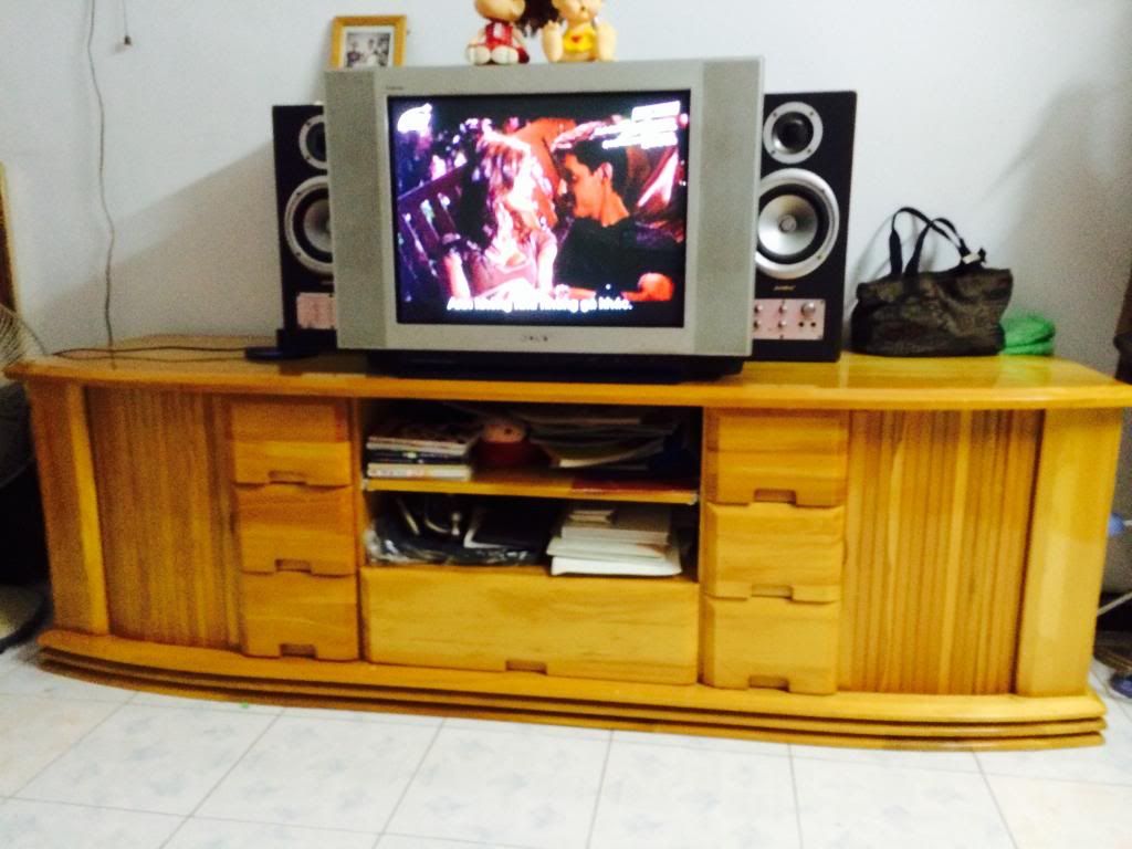 Cần bán kệ gỗ để tivi mới đẹp !