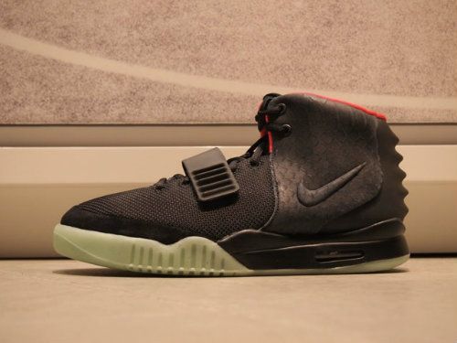 nike-air-yeezy-2-black-harajuku-01