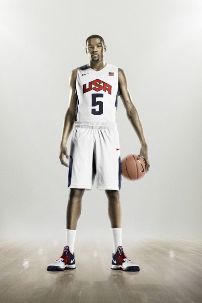 Nike-Basketball-Innovation-Su12-USAB-Group_large.jpg 