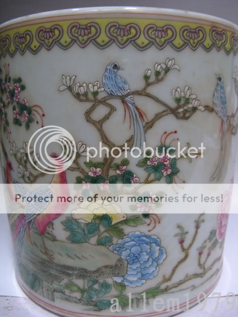 Chinese antique spiritoso famille rose porcelain flower&bird brush pot 