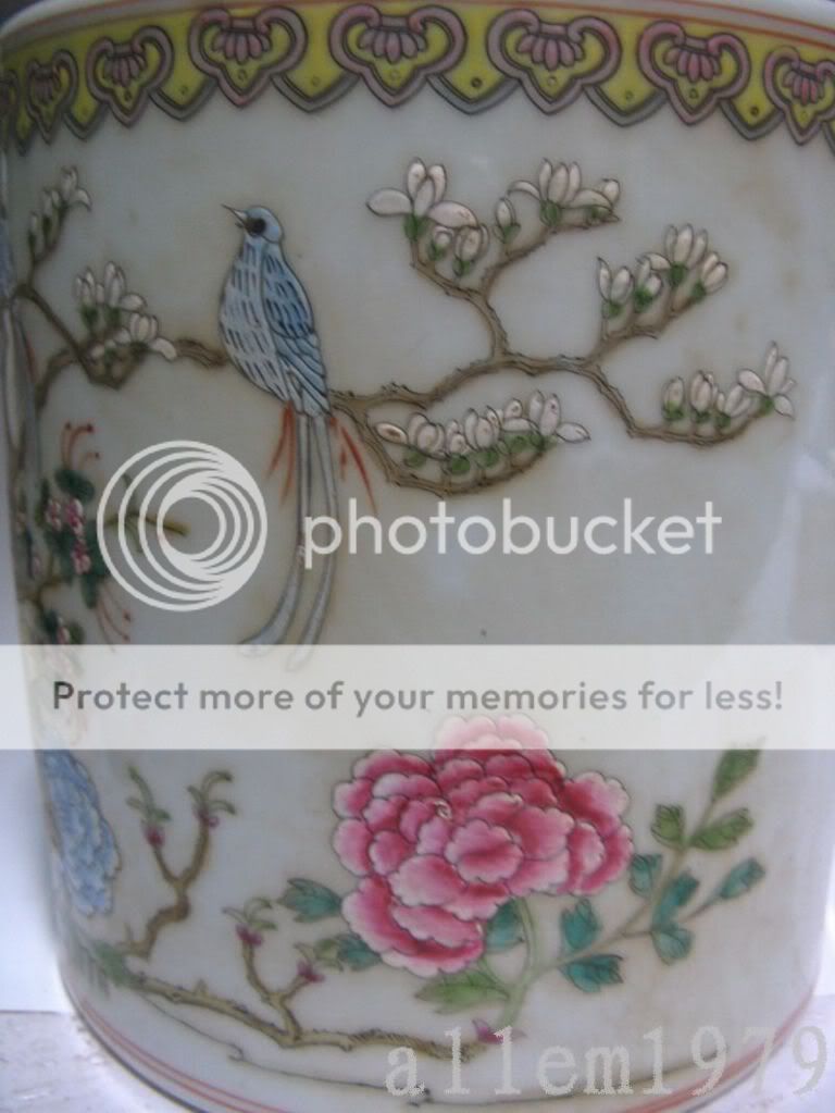 Chinese antique spiritoso famille rose porcelain flower&bird brush pot 